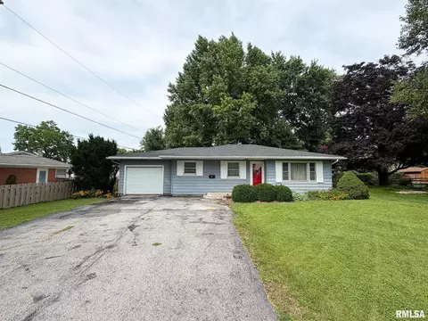 Exterior - 126 Penny Ln, Macomb, IL 61455 photo 7 of 8