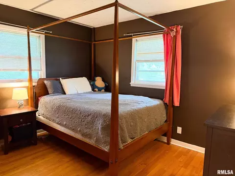 Bedroom - 126 Penny Ln, Macomb, IL 61455 photo 3 of 7