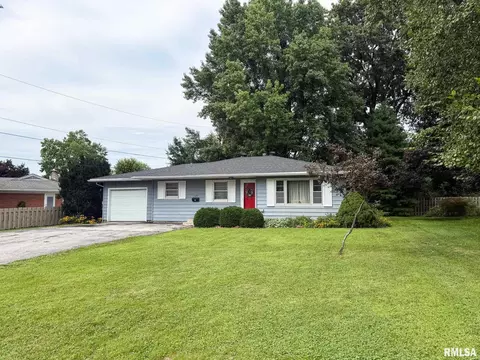 126 Penny Ln, Macomb, IL 61455