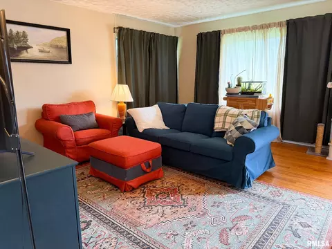 Living - 126 Penny Ln, Macomb, IL 61455 photo 3 of 3