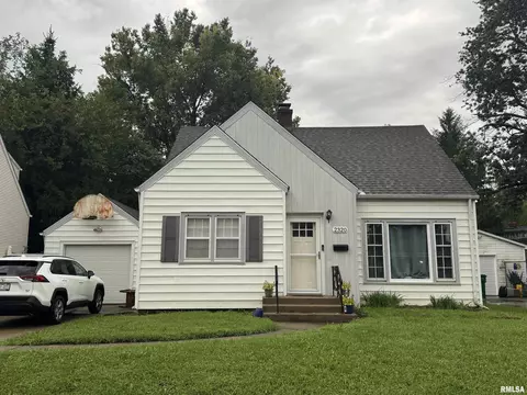 2320 W Sherman Ave, West Peoria, IL 61604