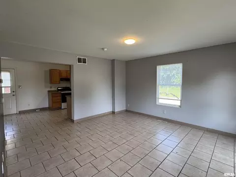 602 N Charles St, Macomb, IL 61455 photo 6