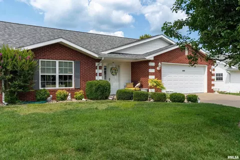 Exterior - 3212 Cherokee Dr, Marion, IL 62959 photo 5 of 6