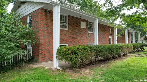 1548 Gary Dr, Carbondale, IL 62902