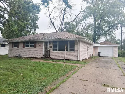 2108 N Windermere Ave, Peoria, IL 61604