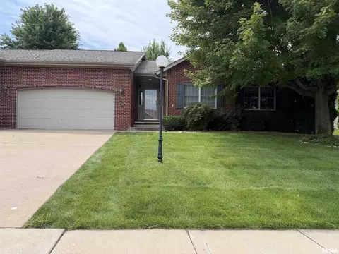 3508 Cattail Cv, Pekin, IL 61554