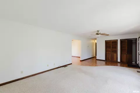 Living - 7468 Norris Dr, Marion, IL 62959 photo 3 of 3