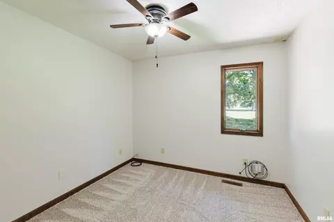Bedroom - 7468 Norris Dr, Marion, IL 62959 photo 3 of 6