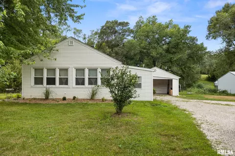 1487 Spring Bay Rd, East Peoria, IL 61611