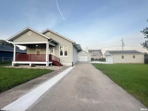 108 2nd St, South Pekin, IL 61564