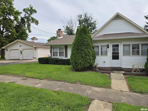 240 W Vine St, Norris, IL 61553