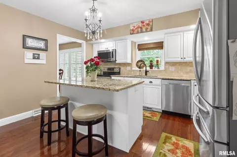 Kitchen - 12797 Route 37 Rte, Marion, IL 62959 photo 4 of 4