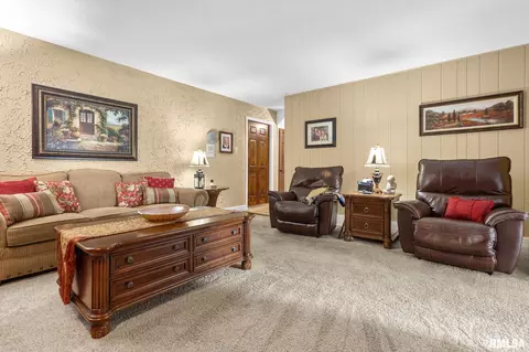 Living - 12797 Route 37 Rte, Marion, IL 62959 photo 3 of 3