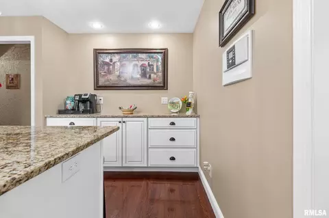 Entry Way - 12797 Route 37 Rte, Marion, IL 62959 photo 2 of 2