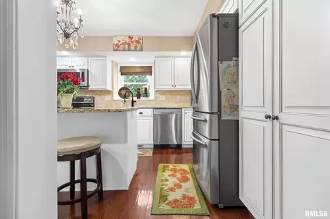 Kitchen - 12797 Route 37 Rte, Marion, IL 62959 photo 3 of 4