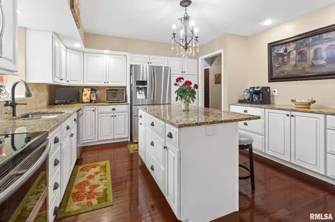 Kitchen - 12797 Route 37 Rte, Marion, IL 62959 photo 1 of 4