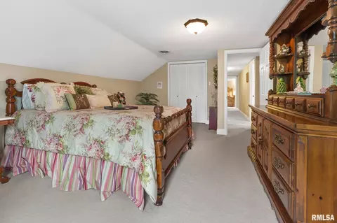 Bedroom - 12797 Route 37 Rte, Marion, IL 62959 photo 2 of 10