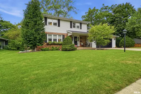6625 N Toronado Ct, Peoria, IL 61614