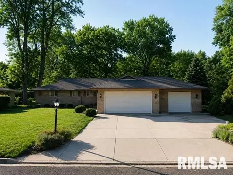 18 Lynnwood Ct, Morton, IL 61550