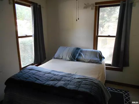 Bedroom - 309 E Franklin St, Macomb, IL 61455 photo 2 of 4
