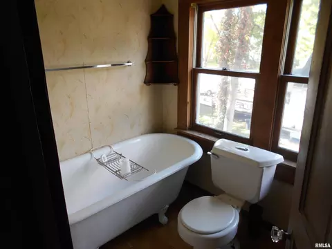 Bath - 309 E Franklin St, Macomb, IL 61455 photo 1 of 1
