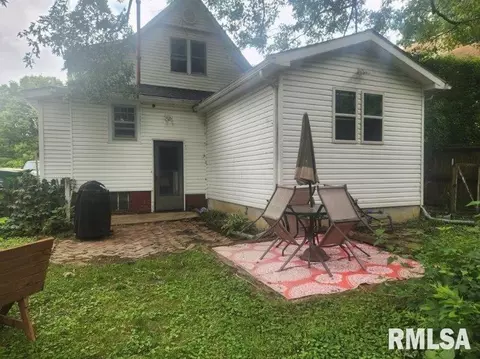Exterior - 309 E Franklin St, Macomb, IL 61455 photo 2 of 3