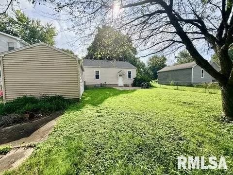 Exterior - 508 N Callender St, Eureka, IL 61530 photo 2 of 4
