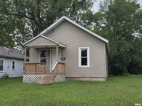 2330 W Antoinette St, Peoria, IL 61605
