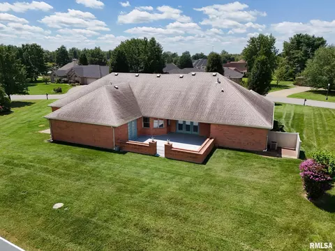Exterior - 1603 S Eugene Ln, Marion, IL 62959 photo 4 of 7
