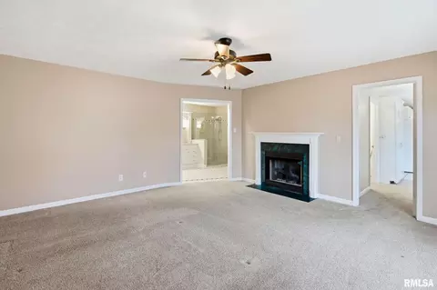 Living - 1603 S Eugene Ln, Marion, IL 62959 photo 5 of 6