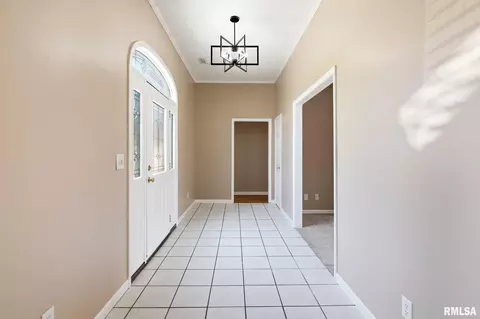 Entry Way - 1603 S Eugene Ln, Marion, IL 62959 photo 2 of 4