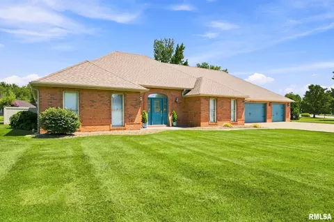 Exterior - 1603 S Eugene Ln, Marion, IL 62959 photo 2 of 7