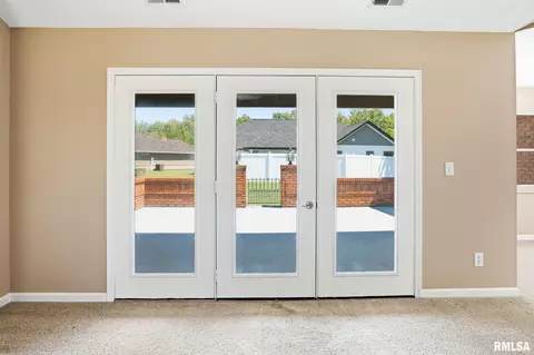 Entry Way - 1603 S Eugene Ln, Marion, IL 62959 photo 4 of 4