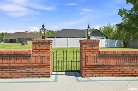 Exterior - 1603 S Eugene Ln, Marion, IL 62959 photo 6 of 7
