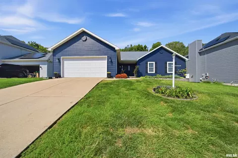 725 W Spring Hollow Ln, Peoria, IL 61605