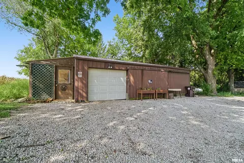 Exterior - 383 State Route 40, Edelstein, IL 61526 photo 8 of 10