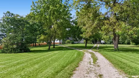 Exterior - 383 State Route 40, Edelstein, IL 61526 photo 1 of 10