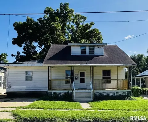 1114 E Hines Ave, Peoria Heights, IL 61616