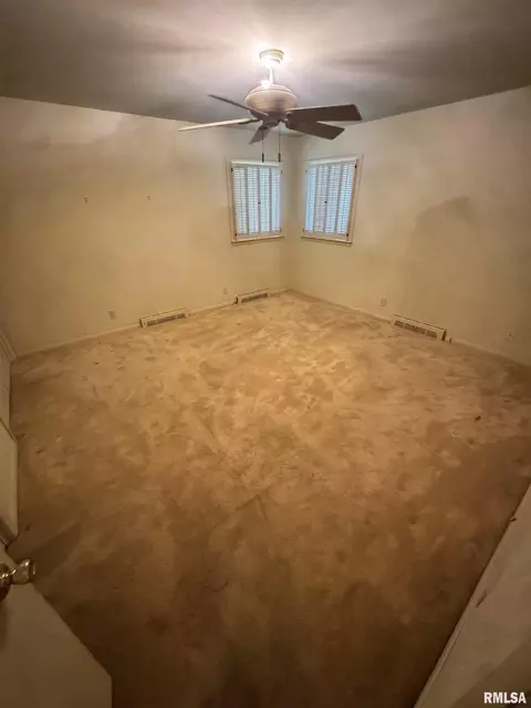 Bedroom - 501 W Crestwood Dr, Eureka, IL 61530 photo 2 of 4