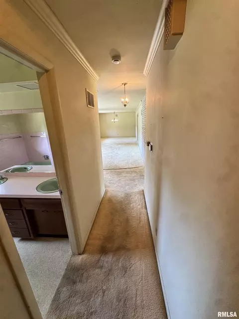 Entry Way - 501 W Crestwood Dr, Eureka, IL 61530 photo 2 of 2