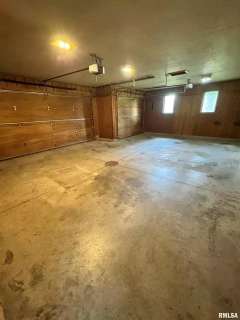 Other - 501 W Crestwood Dr, Eureka, IL 61530 photo 5 of 10
