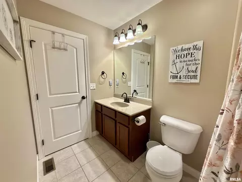 Bath - 1400 Jadens Way, Washington, IL 61571 photo 5 of 6