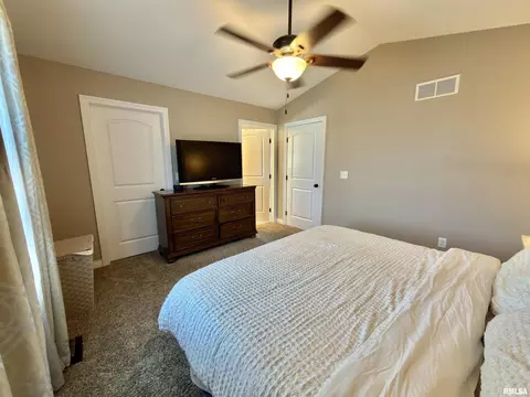 Bedroom - 1400 Jadens Way, Washington, IL 61571 photo 2 of 8