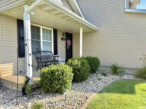 Exterior - 1400 Jadens Way, Washington, IL 61571 photo 3 of 6