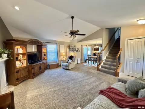 Living - 1400 Jadens Way, Washington, IL 61571 photo 3 of 4