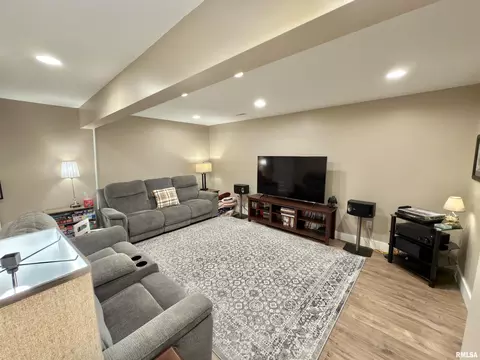 Living - 1400 Jadens Way, Washington, IL 61571 photo 4 of 4