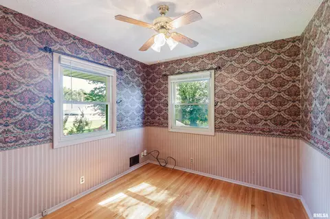 Bedroom - 3012 Eden Park Dr, Herrin, IL 62948 photo 6 of 9