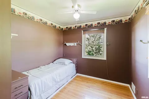 Bedroom - 3012 Eden Park Dr, Herrin, IL 62948 photo 2 of 9