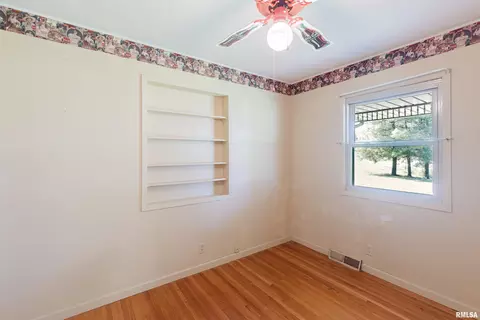 Bedroom - 3012 Eden Park Dr, Herrin, IL 62948 photo 1 of 9