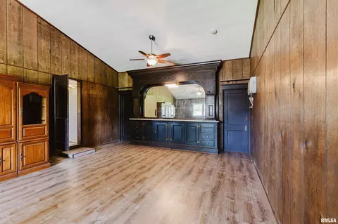Living - 3012 Eden Park Dr, Herrin, IL 62948 photo 6 of 8